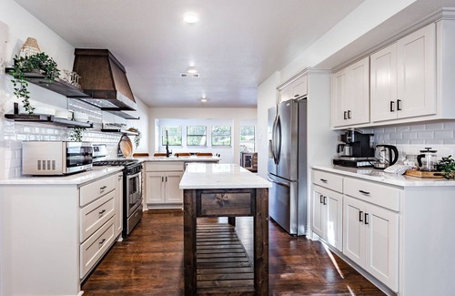 Lacy-Lakeview House | The Gathering Place