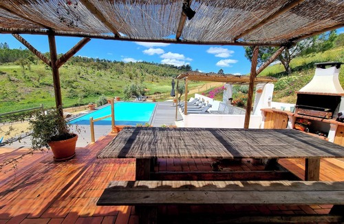 Sao Luis Villa | The Gecko Pego Longo quinta and its swimming pool