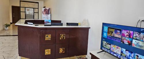 Beawar Hotel | The Girvar Hotel, Barr