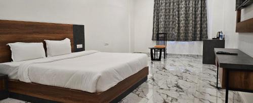 Beawar Hotel | The Girvar Hotel, Barr