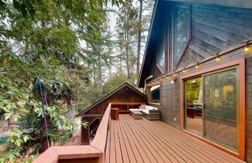 Applegate House | The Goat House