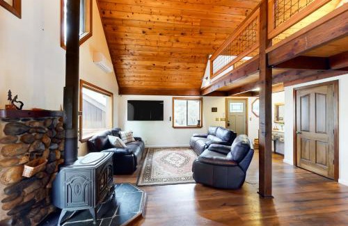 Applegate House | The Goat House