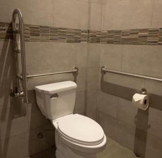 El Valle de Anton Hotel | The Golden Frog Inn