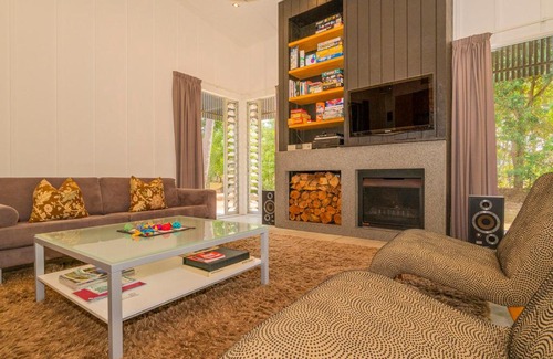 Matarangi House | The Golden Hideaway - Matarangi Holiday Home