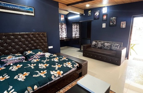 Champawat Hotel | The Golden Leaves Cafe And Cottages