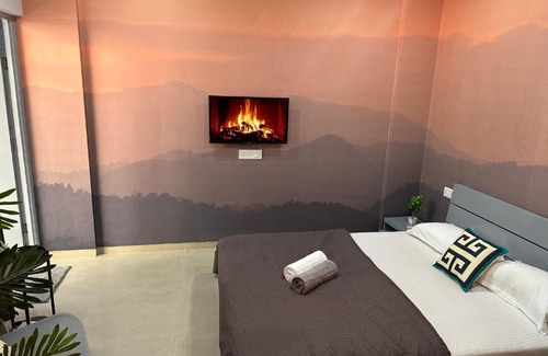 Mundhwa Apartment | The Good Vibes Studio : AC, WiFi, Smart Tv