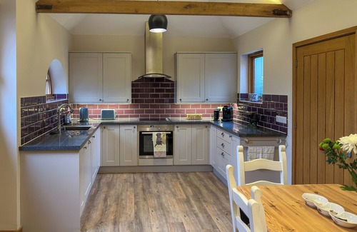 Upper Dicker House | The Granary - A luxurious cosy Grade II listed 18th century barn conversion