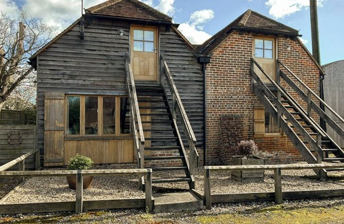Upper Dicker House | The Granary - A luxurious cosy Grade II listed 18th century barn conversion