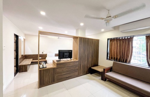 Dabhoi Hotel | THE GRAND KD HOTEL