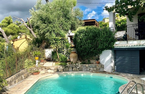 Tourrette-Levens House | The green oasis: breathtaking sea views, swimming pool, privacy in Villa Liliana