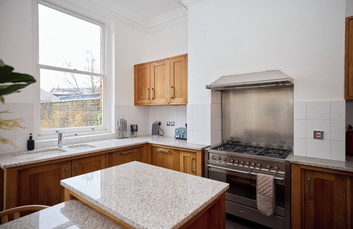 Hampstead Cottage | The Hampstead Getaway - Charming 5bdr Home With Conservatory