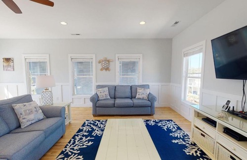 Long Beach House | The Happy Crab by Oak Island Accommodations