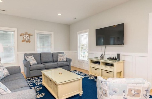 Long Beach House | The Happy Crab by Oak Island Accommodations