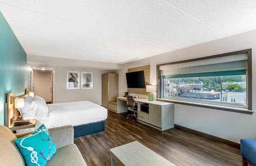 Port Washington Hotel | The Harborview on Lake Michigan, Ascend Hotel Collection