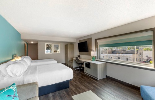 Port Washington Hotel | The Harborview on Lake Michigan, Ascend Hotel Collection