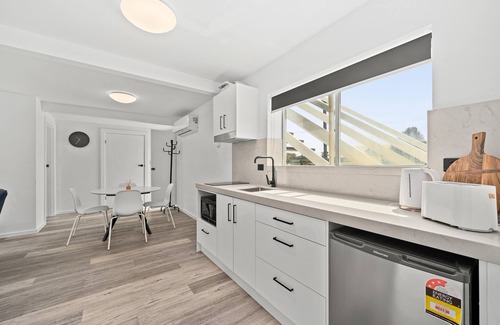 Silver Sands House | The HardyOne ~ Aldinga Beach - Stunning Abode in Serene Silver Sands
