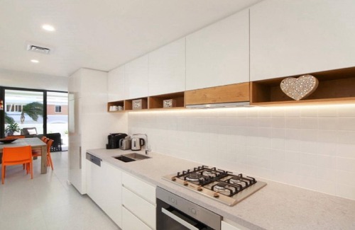 Terrigal Apartment | THE HARMONY SUITE | WIFI , Short walk to beach | Accom Holidays