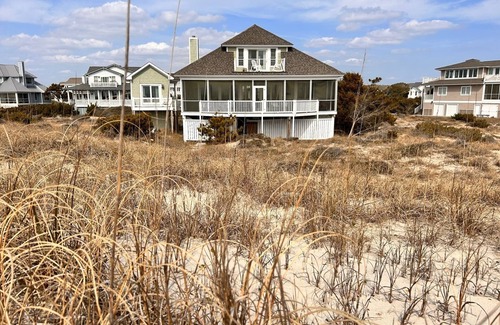 South Beach House | The Hartshorn House Oceanfront Five Bedrooms Private Beach Access 3 G