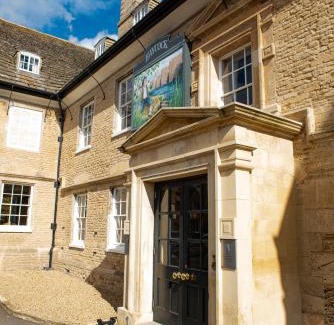 Wansford Hotel | The Haycock Manor Hotel