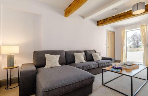 Whitchurch House | The Hayloft - Uk34565