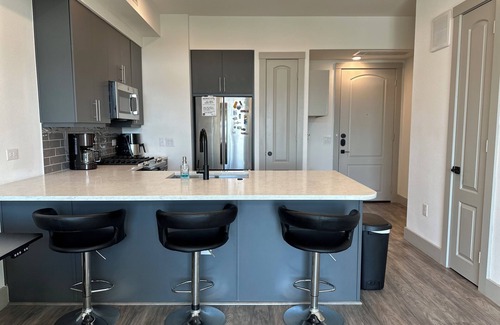 Houston Heights Apartment | The Heights Cozy Stay - Gym&pool 12mins to Midtown and Downtown