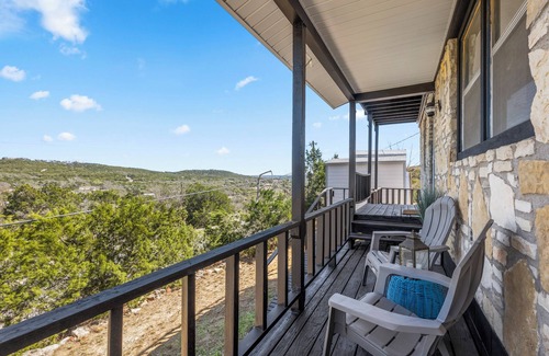 Leander House | The Heritage Hideaway Views Games & More