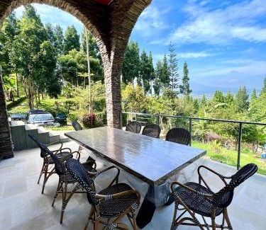 Megamendung Villa | The Hidden Hills Villa