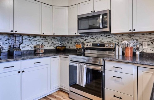 Bayshore - Klatt House | The Hideaway | Sleeps 6 | 10 mins from Airport