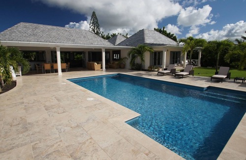 English Harbour House | The Hill Club - 4 bed villa with pool & stunning views over English Harbour.