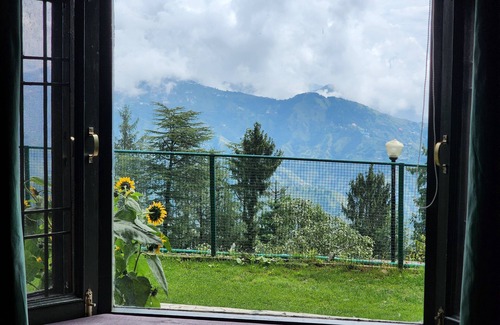 Theog Bed & Breakfast | The Himalayan Shire