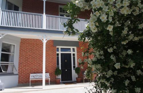 Clutha District Bed & Breakfast | The Homestead at Milburn