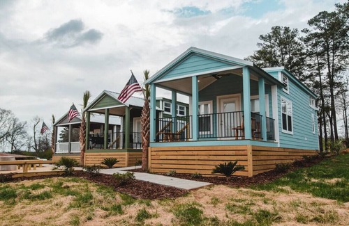 Cropwell Cabin | The Horseshoe · Tiny Home, Big Lake
