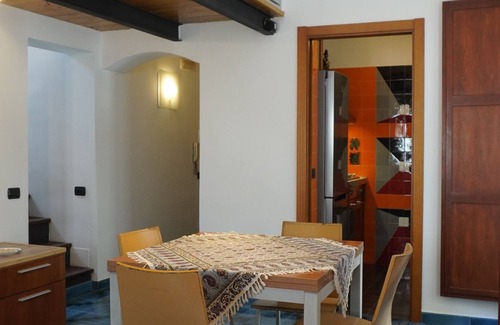 Historical Downtown Salerno House | The House of Pottery - Very central, close to buses and ferries to the coast