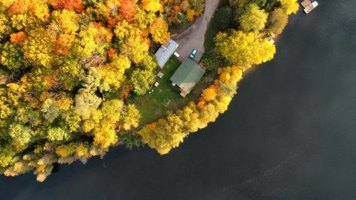 Ferme-Neuve Ski Chalet | The House On The Lake