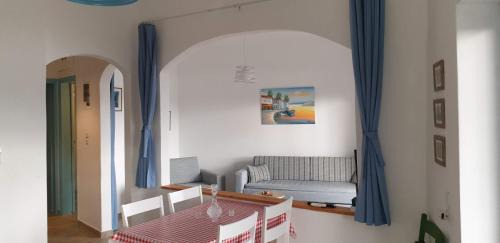 Agios Nikolaos Apartment | THE HOWARD PLACE - ENTIR HOME WITH A SEA VIEW FOR 5 GUESTs