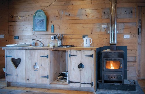 Castlemartin Apartment | The Hygge Hut - 1 Bed - Freshwest Beach Retreat