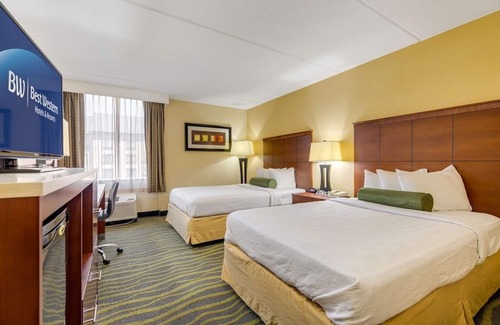 East Forest Hotel | The Independence Inn Charlotte/Matthews Hotel