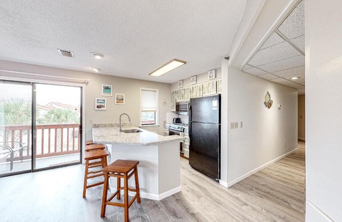 Gulf Lagoon Beach Hotel | The Inn at St Thomas Square 1211C