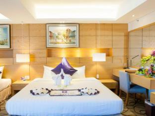 Ninh Kieu Hotel | The IRIS SIGNATURE HOTEL AND SPA