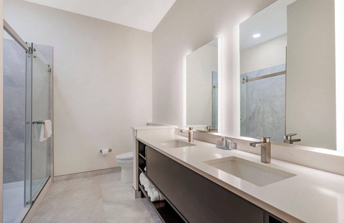 Dunedin Hotel | The J Hotel Dunedin Clearwater, an Ascend Collection Hotel