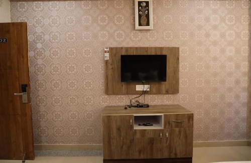 Nishat-Shalimar Hotel | THE JAMAWAR