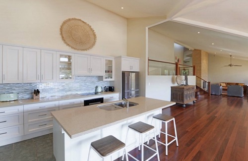 Avoca Beach House | The Keluarga House - Gorgeous Avoca Beach Views