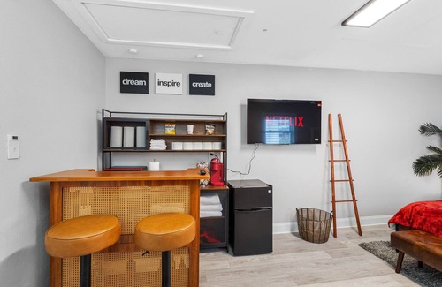 Seffner Community Alliance Apartment | The Key West Guest Suite