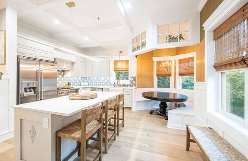 Mount Pocono House | The King Queen of The Poconos