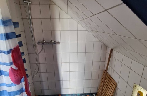 Holtgast Cabin | The Kirsche - Rustic sleeping barrel in East Frisia