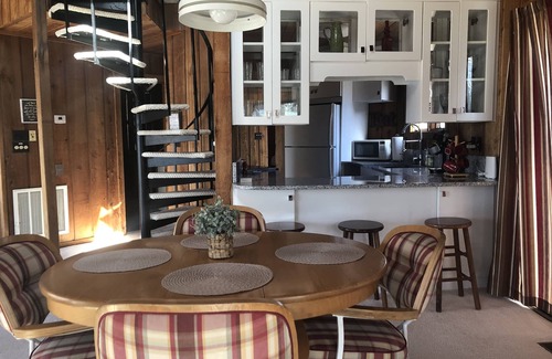 Terrell Cottage | "The Kiser Cottage" #1 on Lake Norman w/Pontoon