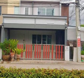 Ban Mai House | The Lake Guest House