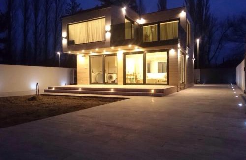 Fonyod Villa | The Lake House