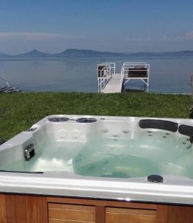 Fonyod Villa | The Lake House