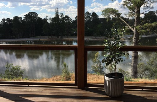 Beechworth House | The Lakehouse Beechworth- Absolute Lake Frontage